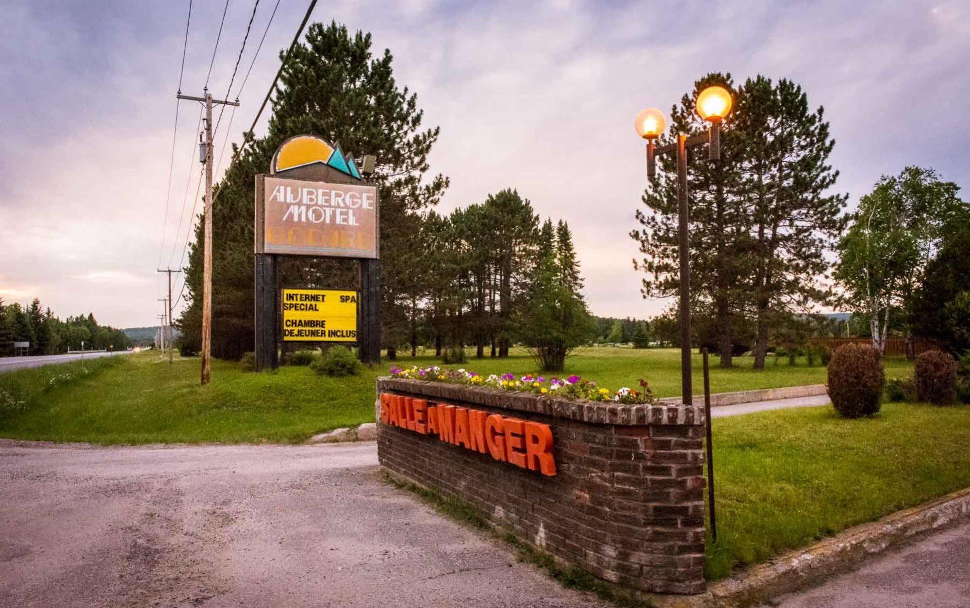 Auberge Godard Nominingue Екстер'єр фото